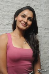 Andrea Jeremiah at Uttama Villain Movie Date Press Meet